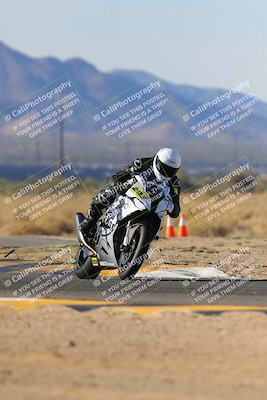 media/Dec-17-2023-CVMA (Sun) [[bf0c04832d]]/Race 2 Amateur Supersport Open/